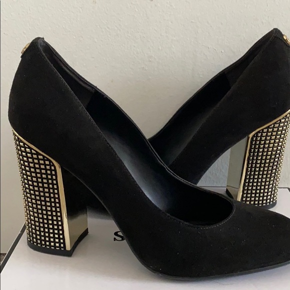 GUESS heels (SIZE- 8M) - Picture 3 of 4